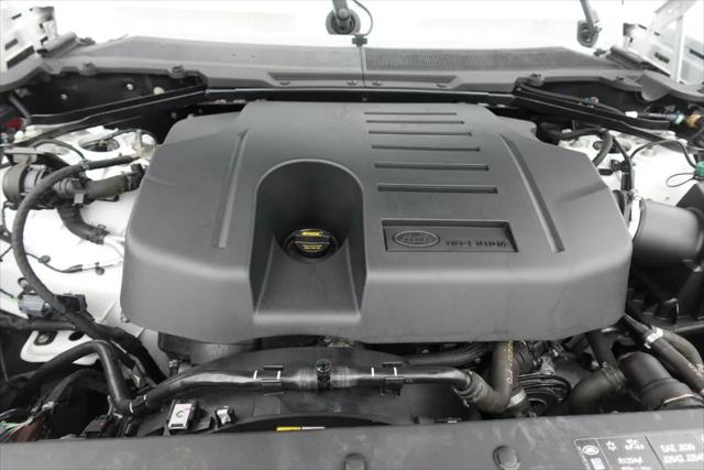 2023 Land Rover Defender 110 SE