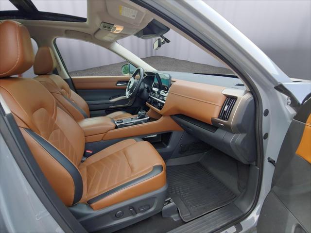 2023 Nissan Pathfinder Platinum 4WD