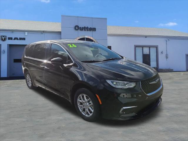 2026 Chrysler Pacifica Select for sale in Tamaqua, PA