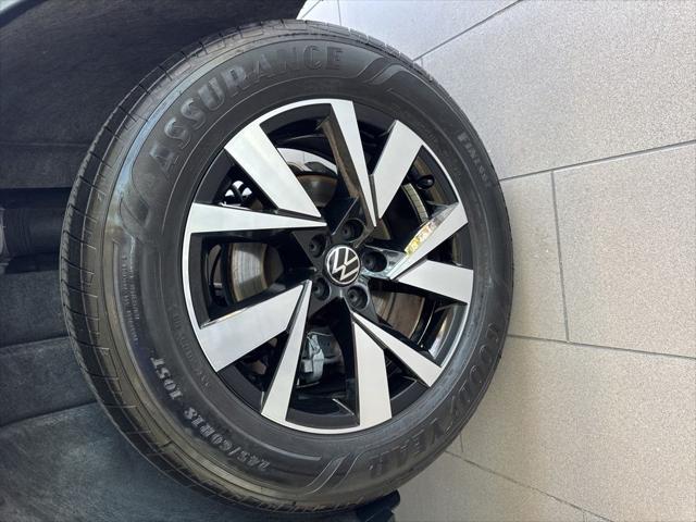 2023 Volkswagen Atlas Cross Sport 2.0T SE
