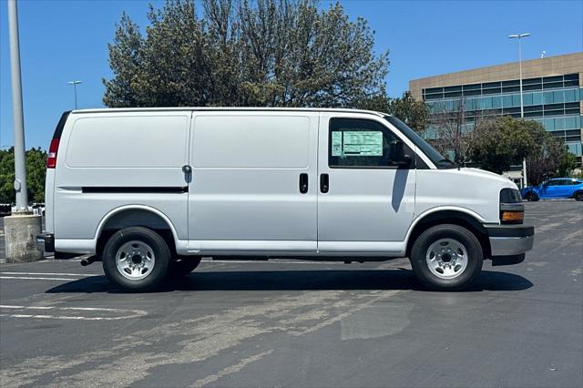 2026 Chevrolet Express Cargo Van 2500 Regular Wheelbase, WT, RWD