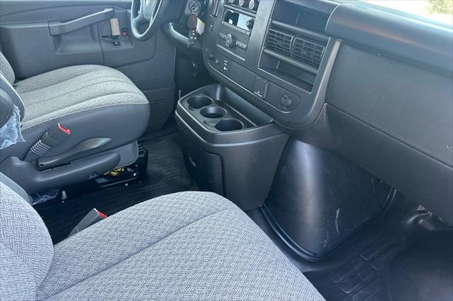 2026 Chevrolet Express Cargo Van 2500 Regular Wheelbase, WT, RWD