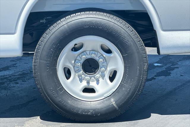 2026 Chevrolet Express Cargo Van 2500 Regular Wheelbase, WT, RWD