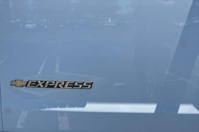 2026 Chevrolet Express Cargo Van 2500 Regular Wheelbase, WT, RWD