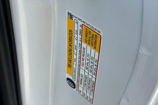 2026 Chevrolet Express Cargo Van 2500 Regular Wheelbase, WT, RWD