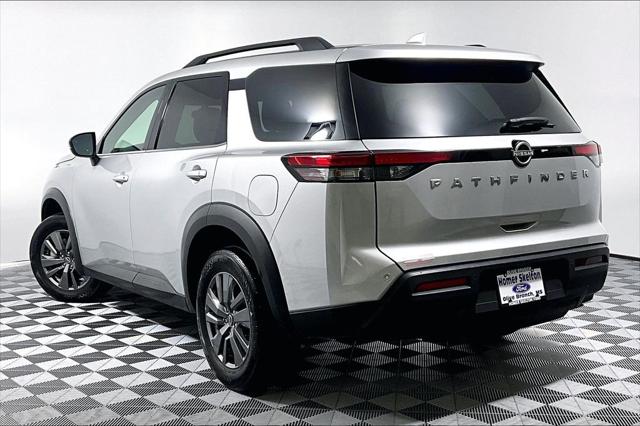2025 Nissan Pathfinder SV - Photo 11