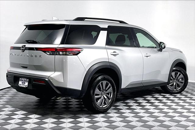 2025 Nissan Pathfinder SV - Photo 12