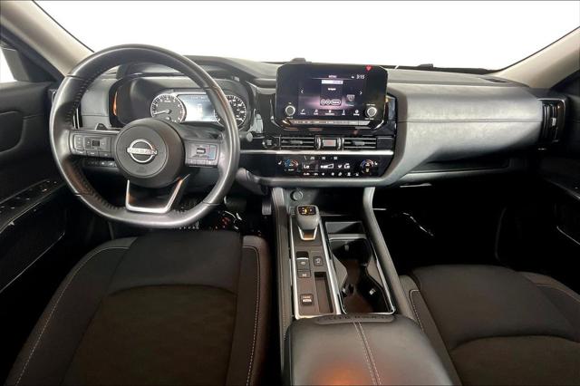 2025 Nissan Pathfinder SV - Photo 15
