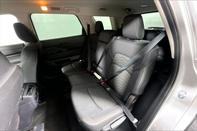2025 Nissan Pathfinder SV - Photo 26