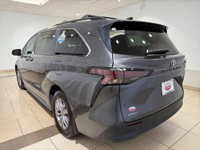 2025 Toyota Sienna XLE