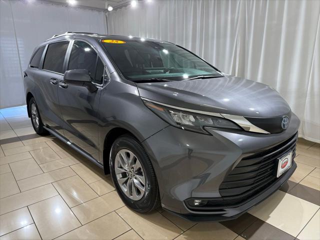 2025 Toyota Sienna XLE
