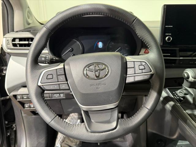 2025 Toyota Sienna XLE