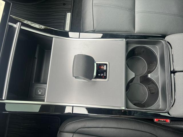 2025 Land Rover Range Rover Evoque Dynamic SE