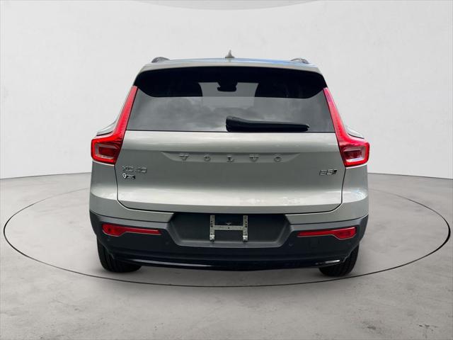 2024 Volvo XC40 B5 Plus Dark Theme