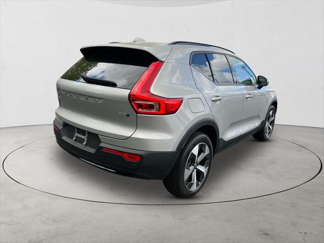 2024 Volvo XC40 B5 Plus Dark Theme
