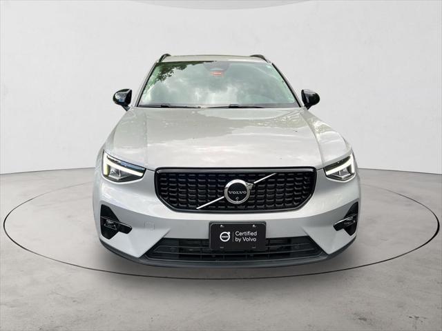 2024 Volvo XC40 B5 Plus Dark Theme