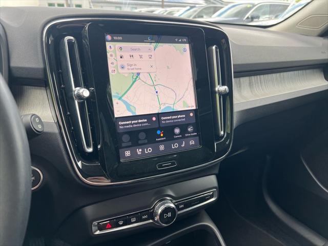 2024 Volvo XC40 B5 Plus Dark Theme