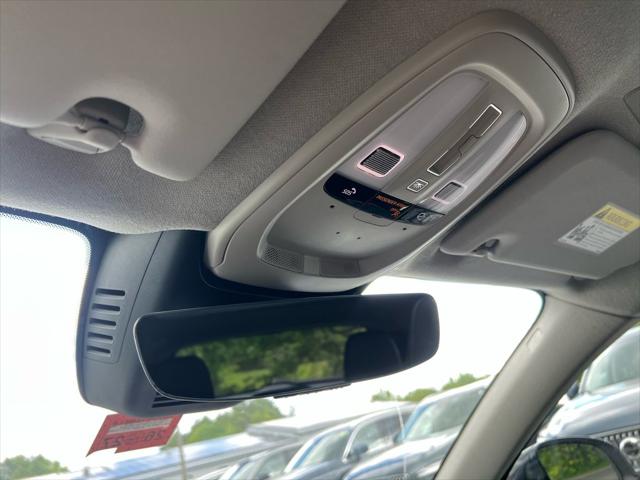 2024 Volvo XC40 B5 Plus Dark Theme