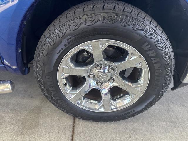 2017 Ram 1500 Laramie Crew Cab 4x4 5'7" Box