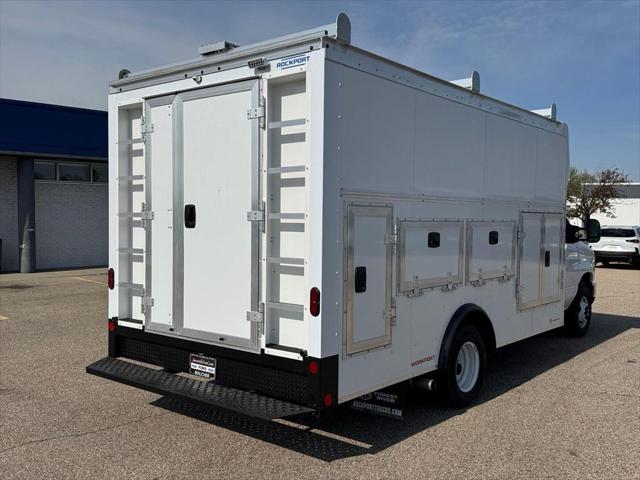 2027 Ford E-Series Cutaway Base