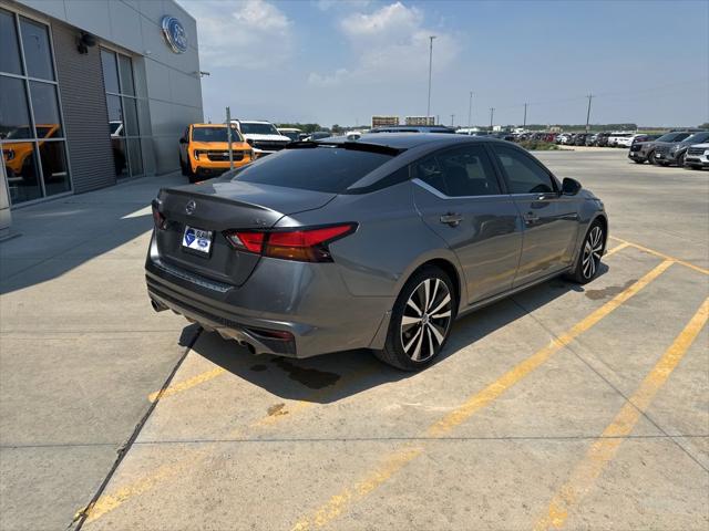 2022 Nissan Altima SR FWD