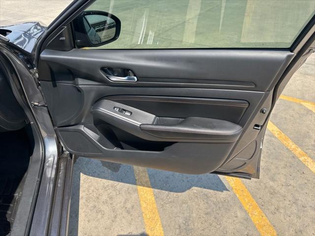 2022 Nissan Altima SR FWD