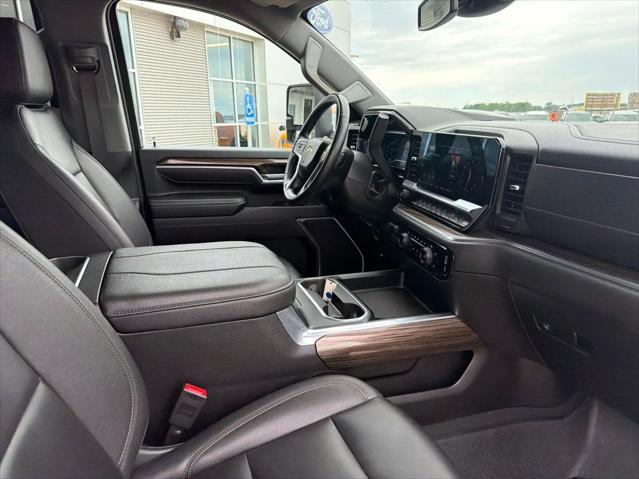 2025 Chevrolet Silverado 2500HD 4WD Crew Cab Standard Bed LT