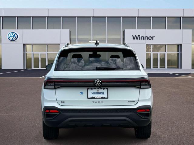 2026 Volkswagen Taos SE Black