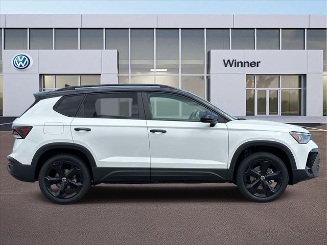 2026 Volkswagen Taos SE Black