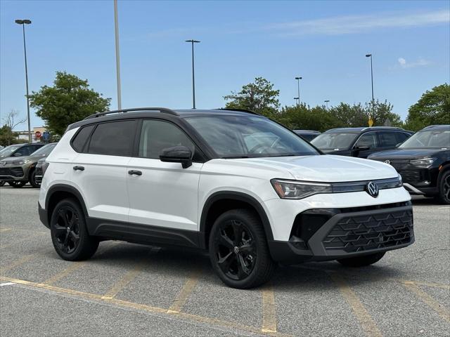 2026 Volkswagen Taos SE Black