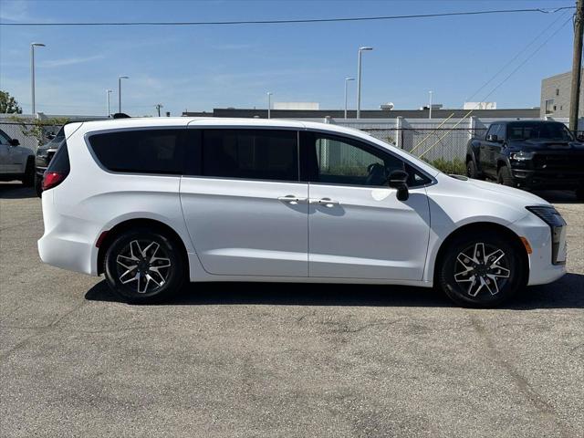 2027 Chrysler Pacifica Limited