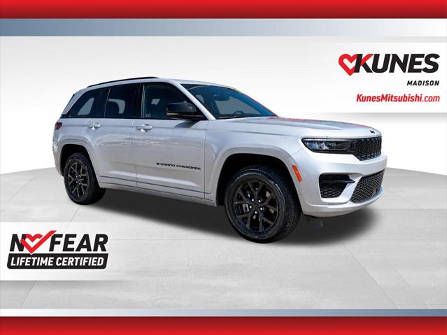2024 Jeep Grand Cherokee Altitude 4x4 for sale in Madison, WI