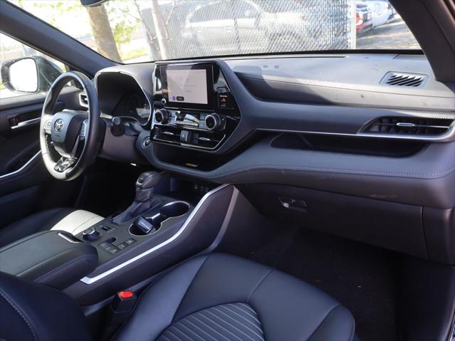 2025 Toyota Highlander XSE