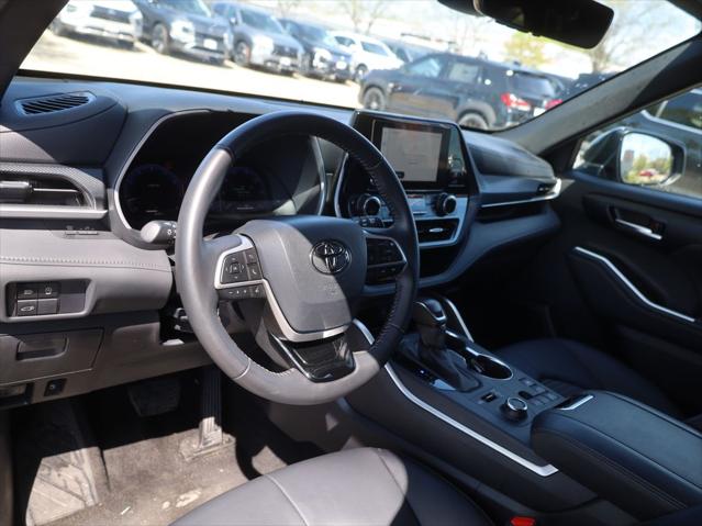 2025 Toyota Highlander XSE