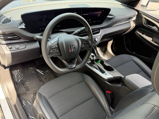 2025 Buick NV Preferred FWD