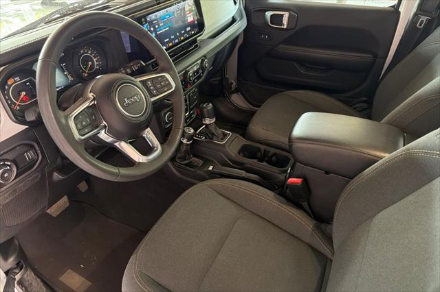 2024 Jeep Wrangler 4-Door Sahara 4x4