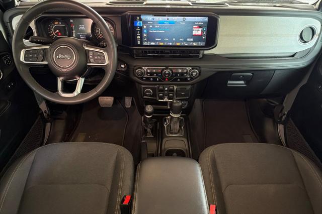 2024 Jeep Wrangler 4-Door Sahara 4x4