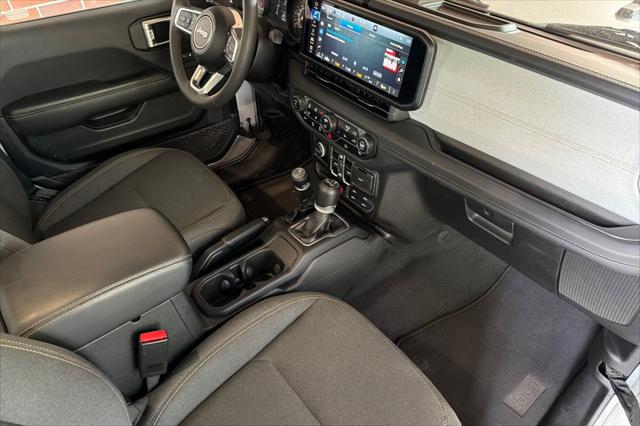 2024 Jeep Wrangler 4-Door Sahara 4x4