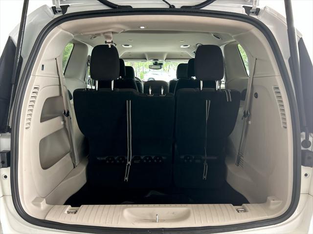 2023 Chrysler Voyager LX