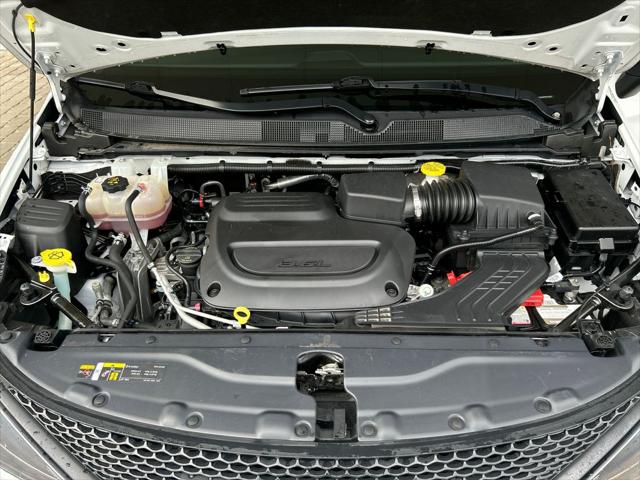 2023 Chrysler Voyager LX