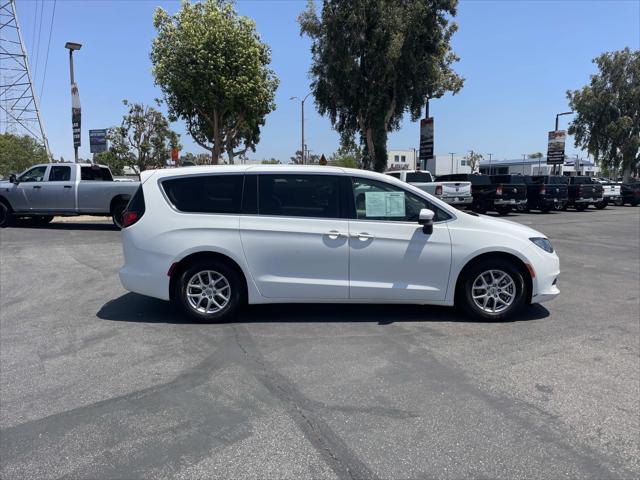 2022 Chrysler Voyager LX