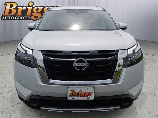 2025 Nissan Pathfinder SL 4WD