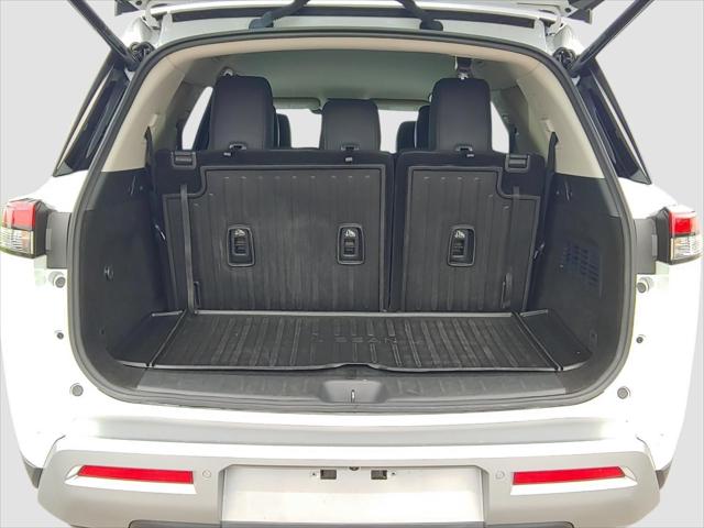 2025 Nissan Pathfinder SL 4WD