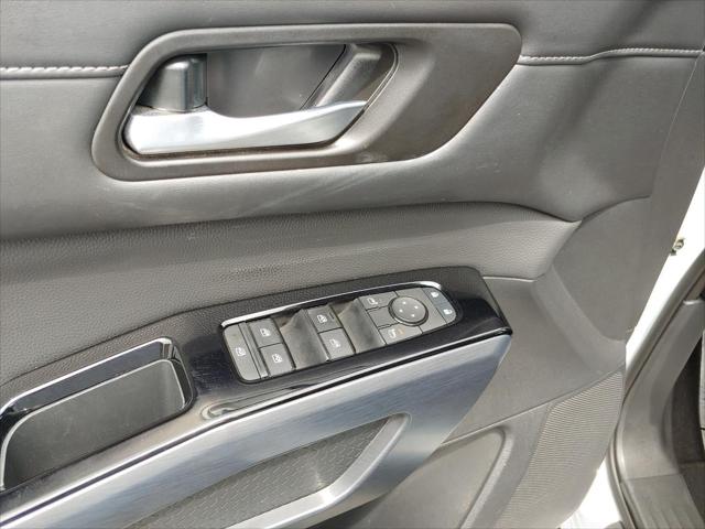 2025 Nissan Pathfinder SL 4WD