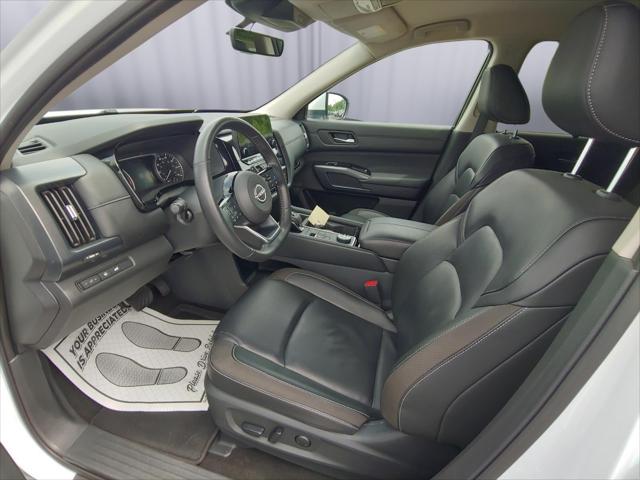 2025 Nissan Pathfinder SL 4WD