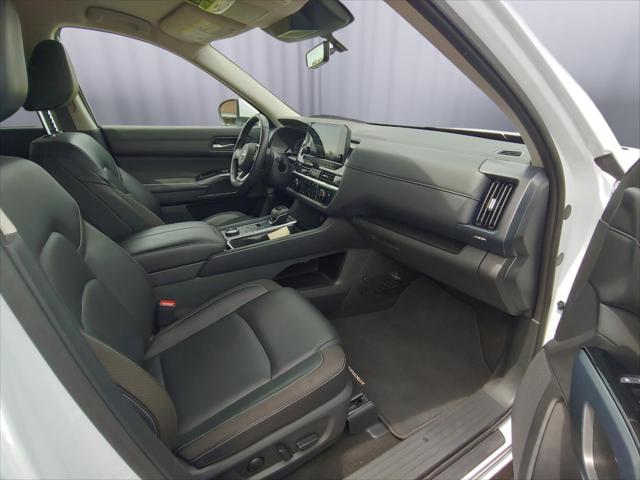 2025 Nissan Pathfinder SL 4WD