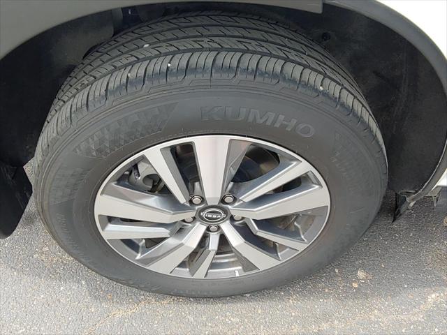 2025 Nissan Pathfinder SL 4WD
