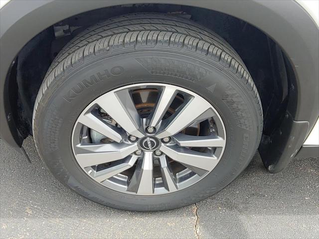 2025 Nissan Pathfinder SL 4WD