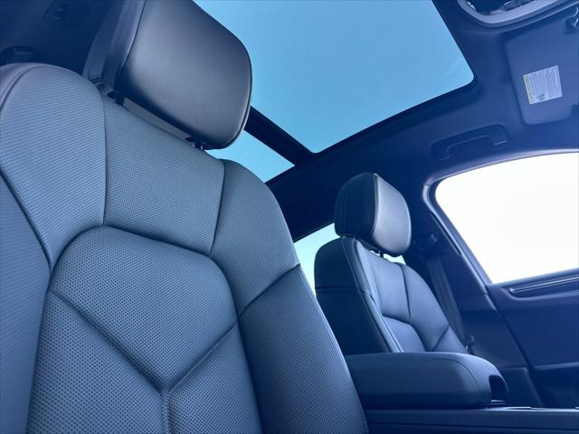 2026 Porsche Macan Unknown