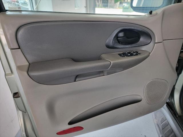 2004 Chevrolet TrailBlazer LS